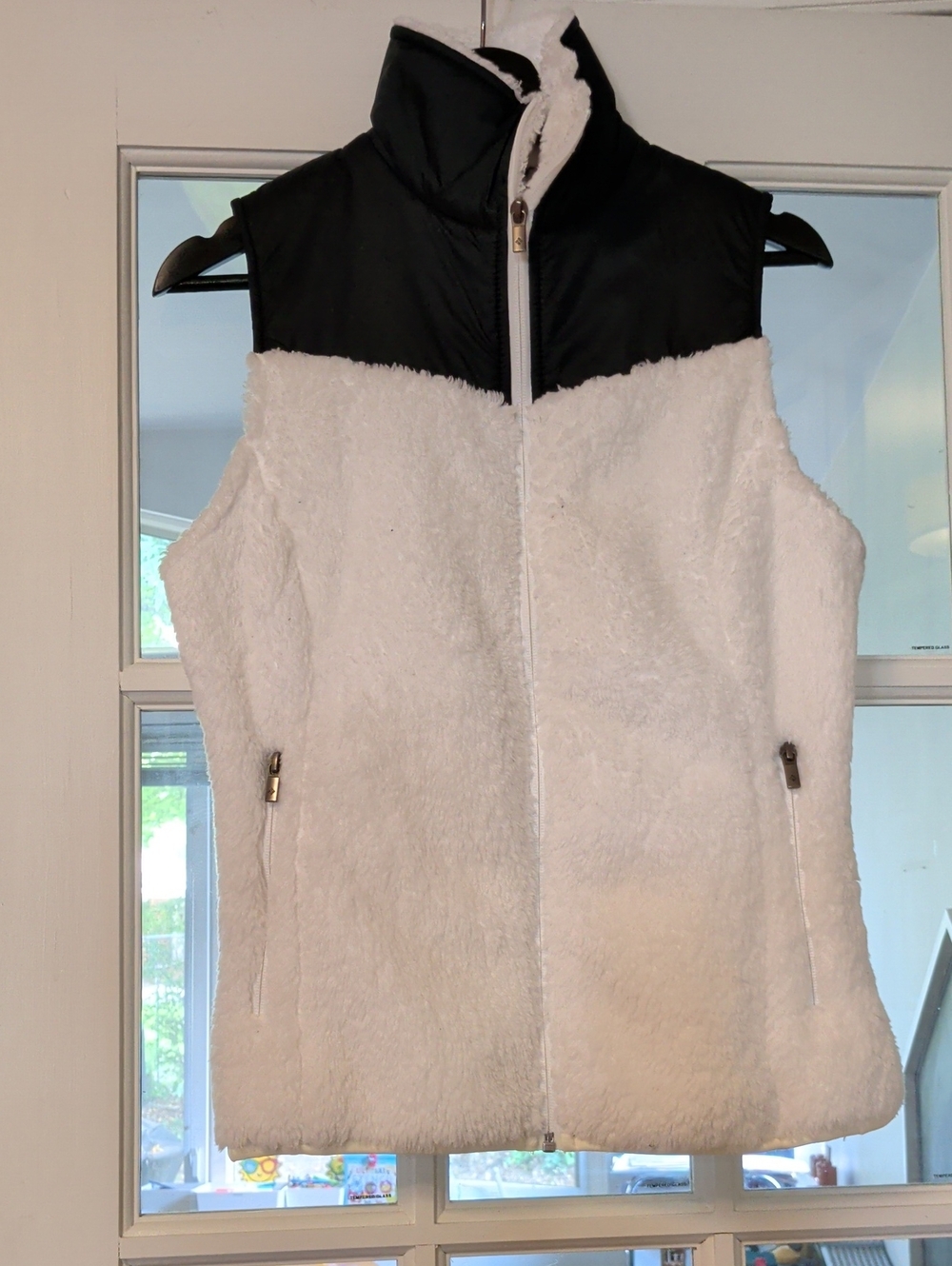 Columbia White Sherpa Vest with Black Yoke